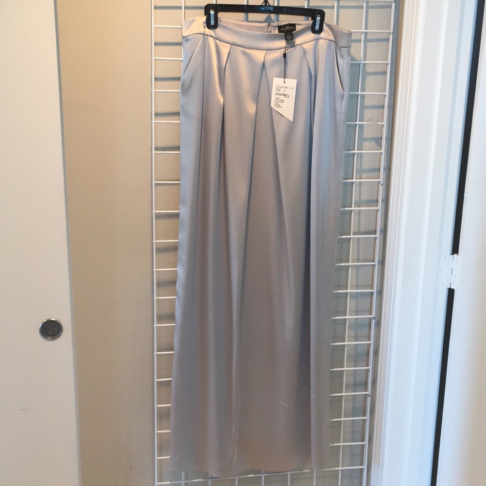 Platinum St John Evening skirt